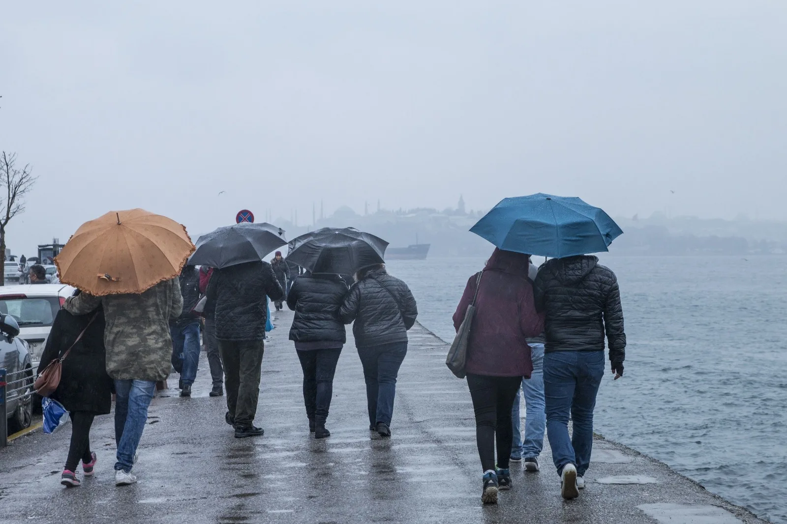 İstanbul'da sıcaklıklar düşecek, kuvvetli sağanak etkili olacak