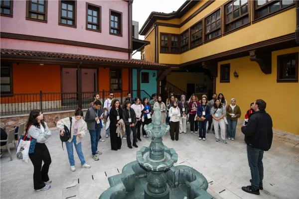 Gençler Bursa’nın tarihi dokusunu keşfetti