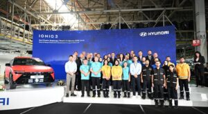 Bakan Kacır ve Vali Aktaş, Hyundai IONIQ 3’ün seri üretim törenine katıldı