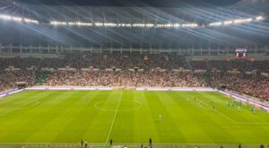 Eşbaşkan Bucak, Amedspor-Erzurumspor maçını tribünden izledi