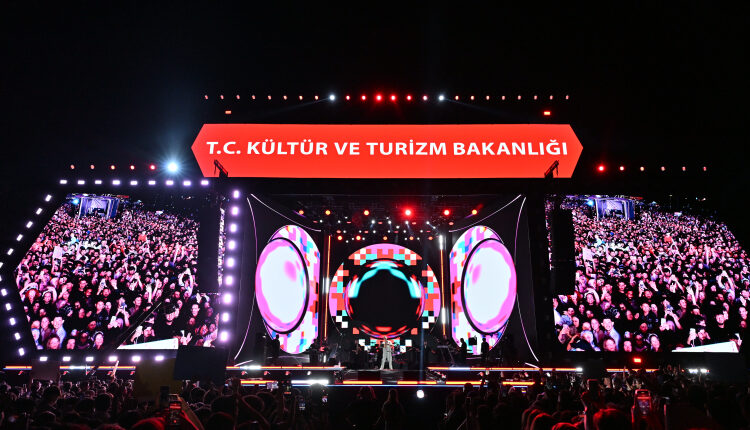 Erzurum Kültür Yolu'nda ilk konser Oğuzhan Koç'tan