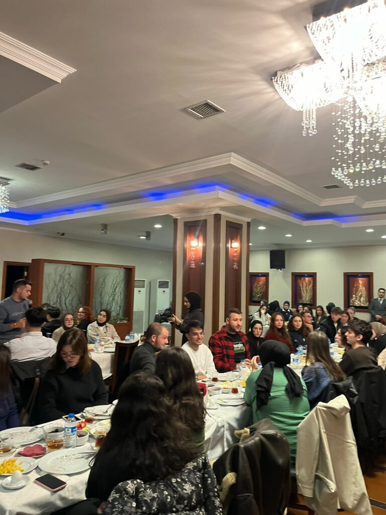RİDEF Gençlik Kolları, Ankara’ya gelen Rizeli üniversitelileri yalnız bırakmıyor