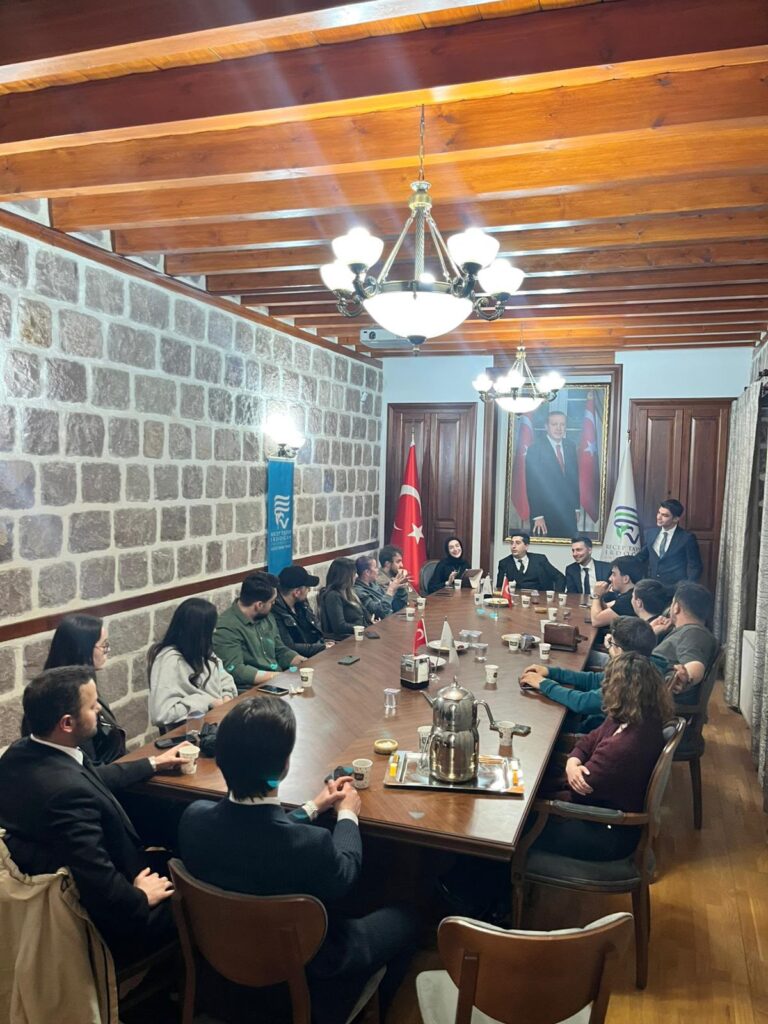 RİDEF Gençlik Kolları, Ankara’ya gelen Rizeli üniversitelileri yalnız bırakmıyor