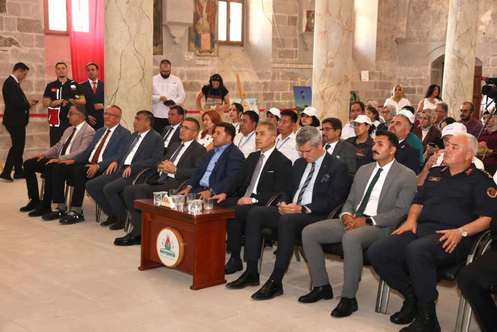 Türk Dünyası Ressamları Kapadokya'da buluştu