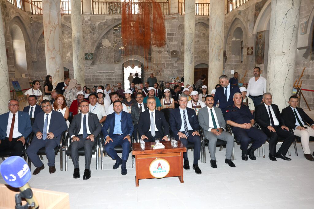 Türk Dünyası Ressamları Kapadokya'da buluştu