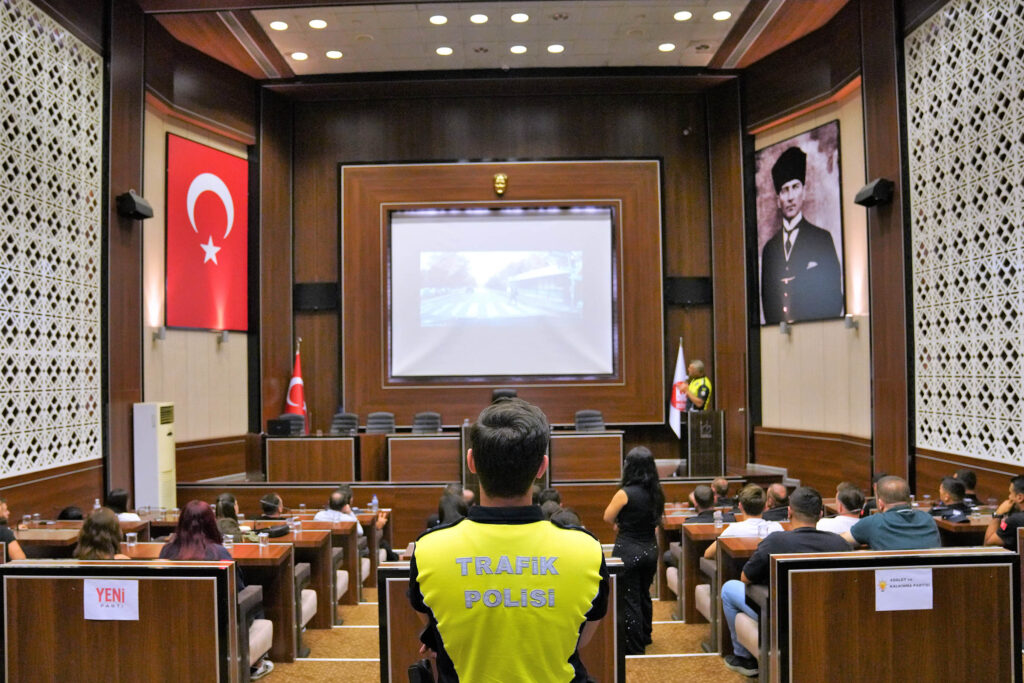 Keçiören Belediyesi personeline trafik güvenliği ve güvenli sürüş eğitimi