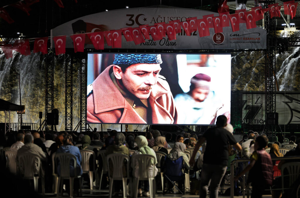 30 Ağustos Zaferi anısına “Veda” filmi Keçiören'de dev ekranda izletildi