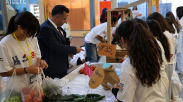 Erzurum'da çocuklar tarlada öğrendi, emeklerini hasatla taçlandırdı