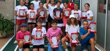 11 Yaşındaki Azra’dan Büyük Performans