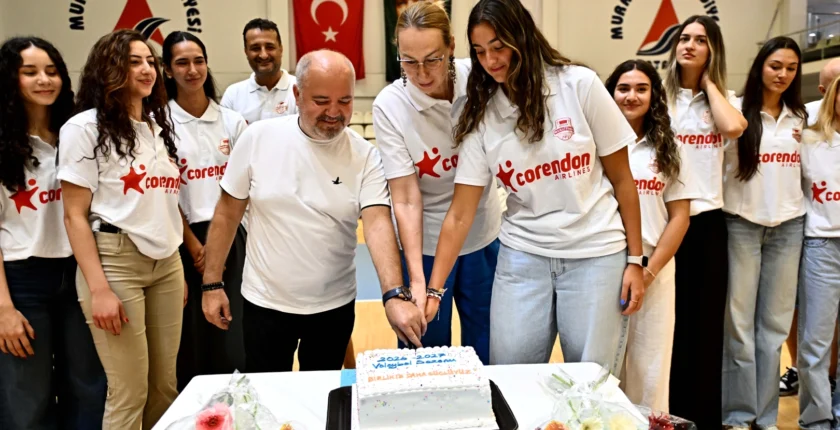 Muratpaşa’nın Sultanları Sezon Öncesi İlk Kez Buluştu