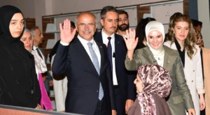 Bakan Göktaş’tan Malatya’da Şehir Kütüphanesi’ne Ziyaret