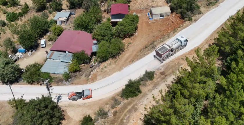 Mersin Büyükşehir’den Balandız’a Üretici Yolu Desteği