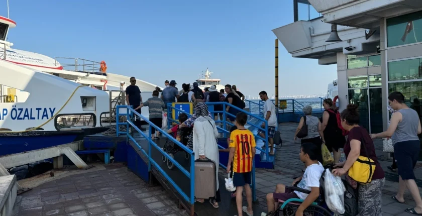 İzmir’den Urla ve Mordoğan’a Yaz Seferlerine Yoğun İlgi