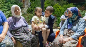 Cemil Tugay’dan Beydağ’da Sürpriz Mahalle Ziyareti