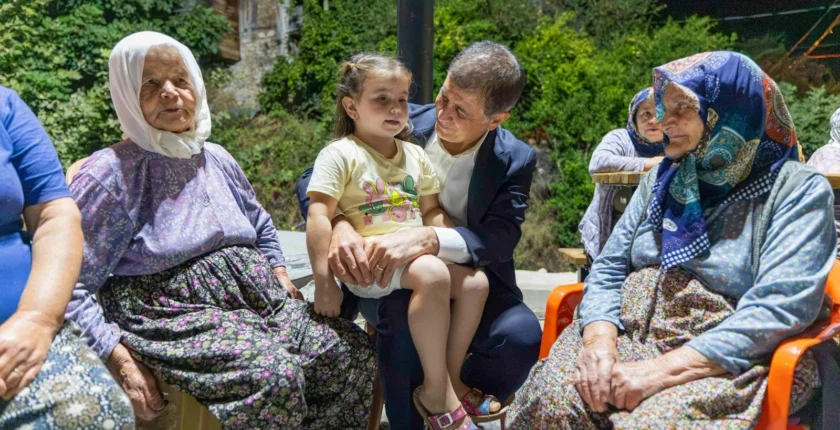 Cemil Tugay’dan Beydağ’da Sürpriz Mahalle Ziyareti