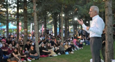 Bakan Uraloğlu, Kariyer Buluşmasında Gençlerle Bir Araya Geldi