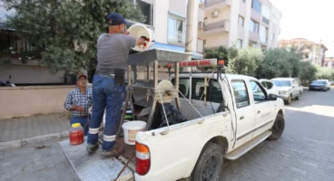 Efes Selçuk’ta Vatandaşlara Salça Makinesi Desteği