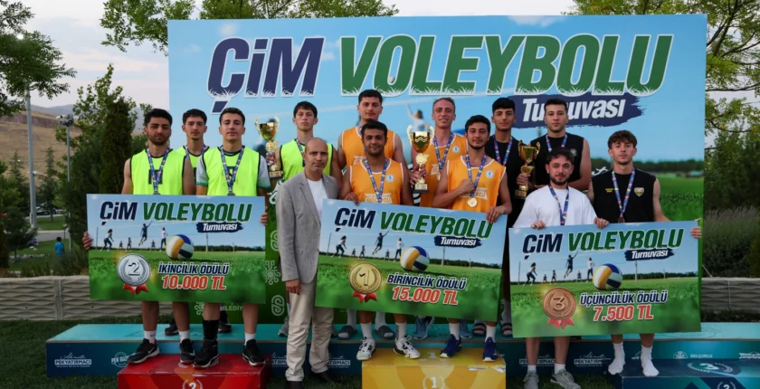 Selçuklu’da Çim Voleybol Turnuvası Finalle Tamamlandı