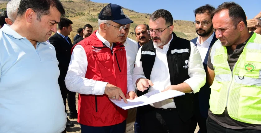 Başkan Sami Er, Çamurlu’daki Gençlik Merkezi Çalışmalarını İnceledi