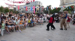 Maltepe’de Çocuklar Yaz Tatilini Tiyatroyla Renklendiriyor