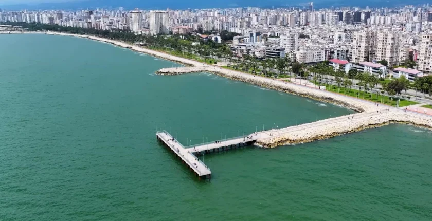 Mersin Kültür Park’ta Bakım ve Yenileme Çalışmaları Sürüyor