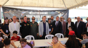 Bursa'da Zafer coşkusu gökyüzüne taşındı