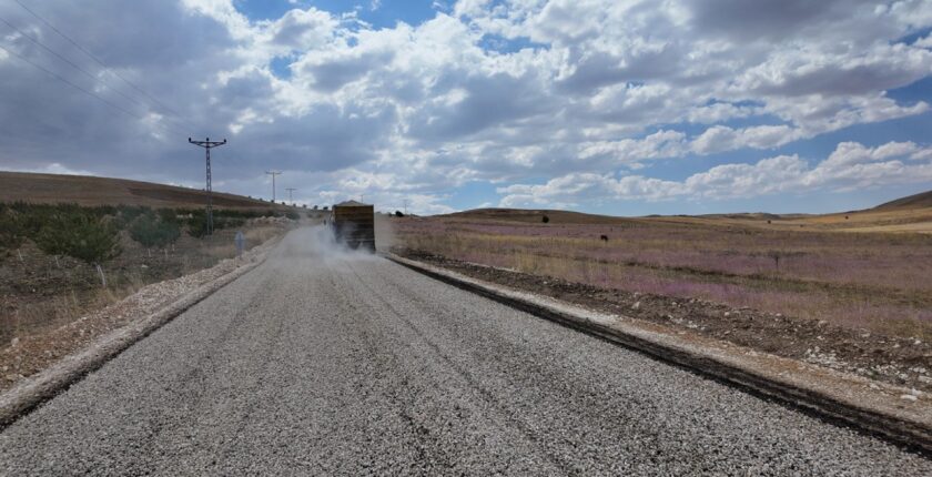 Elbistan’da 10 Kilometrelik Grup Yolu Yenileniyor