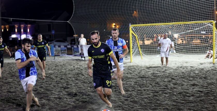 Kocaali Sahili’nde Plaj Futbolu Heyecanı
