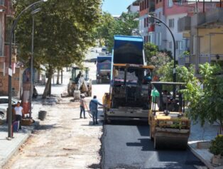 Soma Turgutalp Mahallesi ilk kez sıcak asfaltla buluşuyor