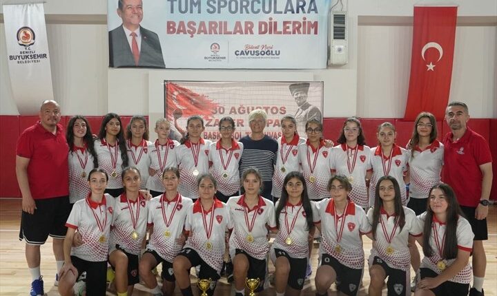 Denizli’de Zafer Kupası Heyecanı: 300 Genç Sporcu Parkede Buluştu