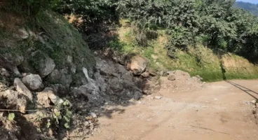 Yağış sonrası kapanan menfezler yenilenerek hizmete açıldı