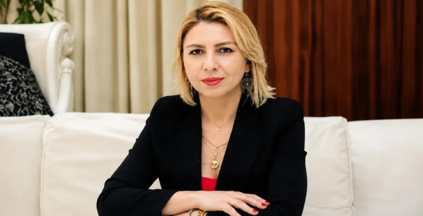 Ayten Rehimova: "Azerbaycan'ın Temel Halk Çalgıları ve Âşık Müziği"