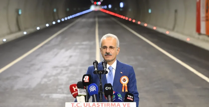 Bakan Uraloğlu: Çamlıhemşin Tüneli yıllık 772 milyon lira tasarruf sağlayacak