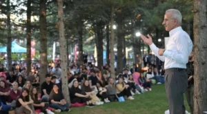 Bakan Uraloğlu kariyer buluşmasında gençlerle buluştu