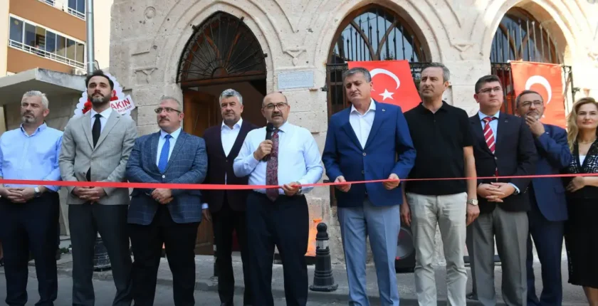 Balıkesir’de Karesi Bey Türbesi açıldı