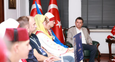 Bursa Osmangazi'de Balkan kültürünün temsilcilerinden Başkan Aydın’a ziyaret