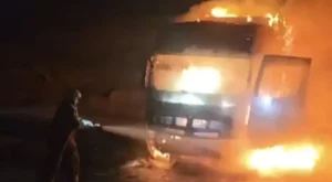Belen’de seyir halindeki TIR’da yangın çıktı