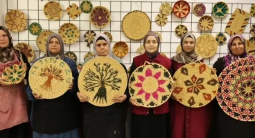 Buğday sapları sanat eserine dönüşüyor