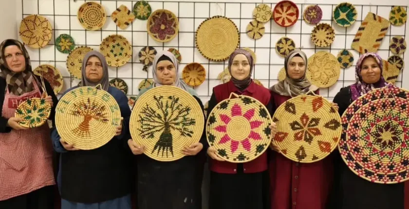 Buğday sapları sanat eserine dönüşüyor