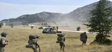 Eğirdir’de komandoların zorlu eğitimi tamamlandı