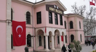 Elazığ'da müzeler ziyaretçi akınına uğradı