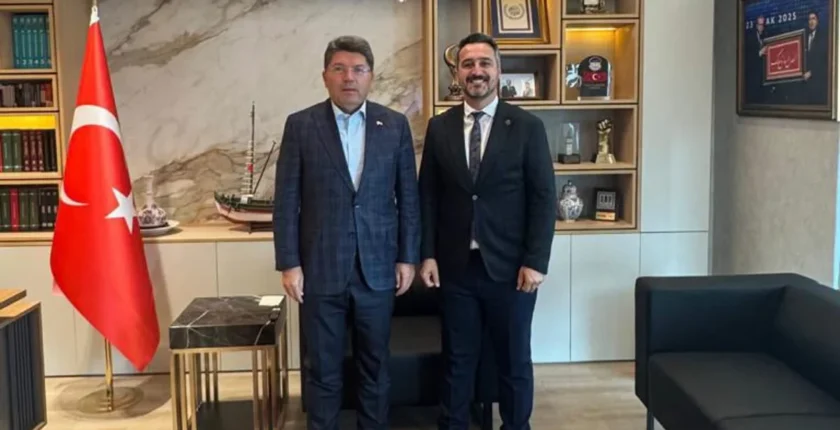 Eski Adalet bakanı Yılmaz Tuç’tan Kumluca’ya destek sözü Eski Adalet bakanı Yılmaz Tuç’tan Kumluca’ya destek sözü