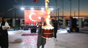 Nevşehir’de Yaz Akşamı Buluşmalarına Yoğun Katılım