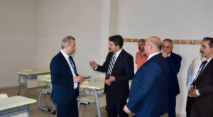 Hopa Kaymakamı Karakaya, okullarda incelemelerde bulundu Hopa Kaymakamı Karakaya, okullarda incelemelerde bulundu