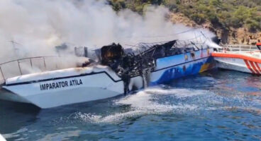 Fethiye’de gezinti teknesinde yangın! 115 kişi tahliye edildi