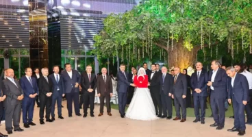 İçişleri Bakanı Mustafa Çiftçi’den genç çifte “3 Çocuk” mesajı
