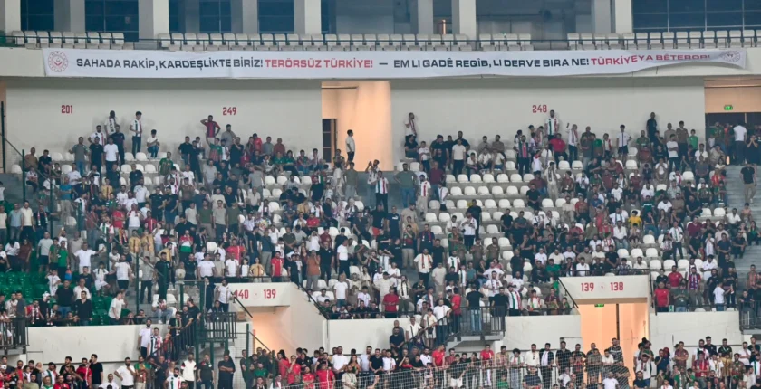İki bakanlıktan Süper Lig maçında kardeşlik mesajı