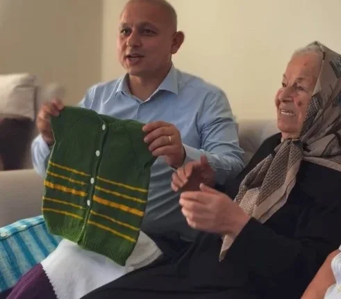 İlmek ilmek ördü, ihtiyaç sahiplerine bağışladı