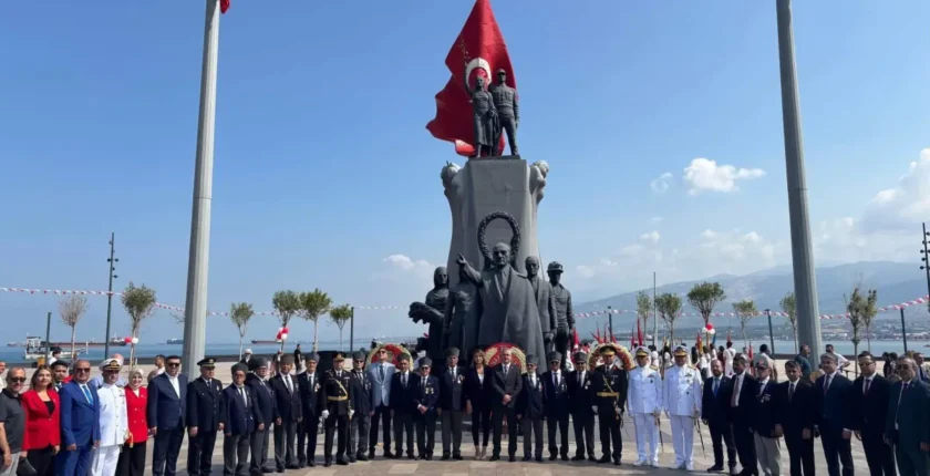 İskenderun’da Zafer Bayramı coşkusu