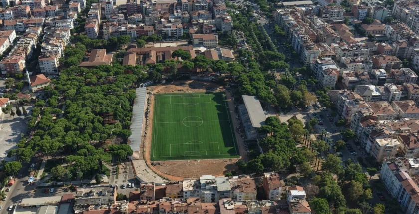 İzmir Büyükşehir’den Ödemiş Saraçoğlu Stadı’na yepyeni zemin